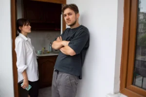 cuánto tiempo tiene que pasar para que se considera abandono de hogar