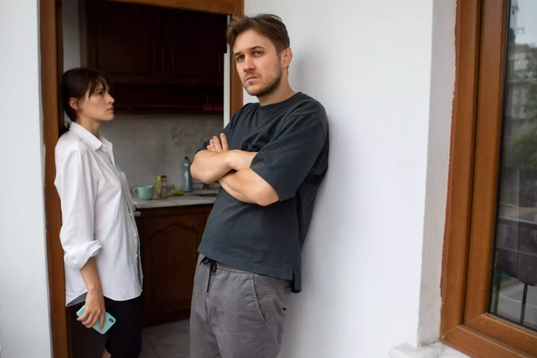 cuánto tiempo tiene que pasar para que se considera abandono de hogar