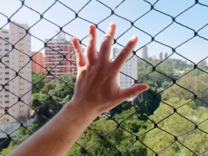 se puede poner mallas en los balcones en propiedad horizontal
