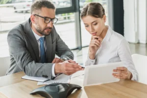 Cómo reclamar a un administrador concursal con un abogado