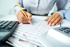 Cómo cumplir con tus obligaciones fiscales, contables y laborales