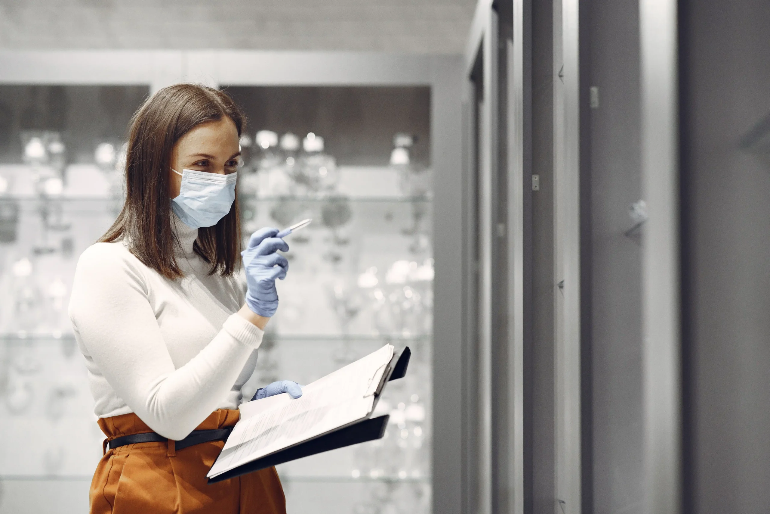 Qué debe cumplir un distribuidor de productos sanitarios